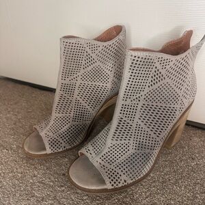 Lucky Brand Taupe Perforated Peep Toe Booties Size 7.5